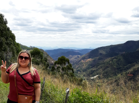 Nossa bela cliente e a Vista do Vale do Canaã