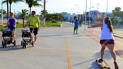 Fonte: http://amobrasil.com.br/espirito-santo/grande-vitoria/vitoria/blog/calcadao-de-camburi-um-presente-a-quem-visita